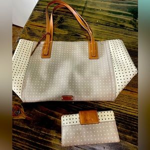 Matching Fossil purse and wallet. Perfect for fall!